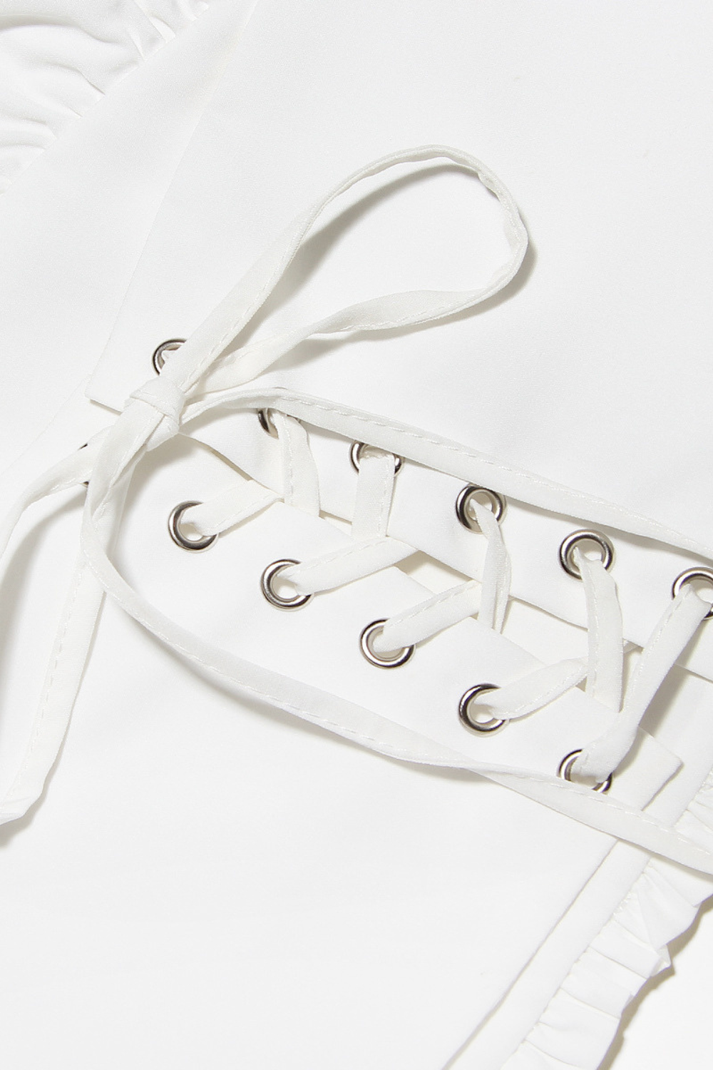 Korse Detaylı Fırfırlı Balon Kol Kısa Bluz – Beyaz