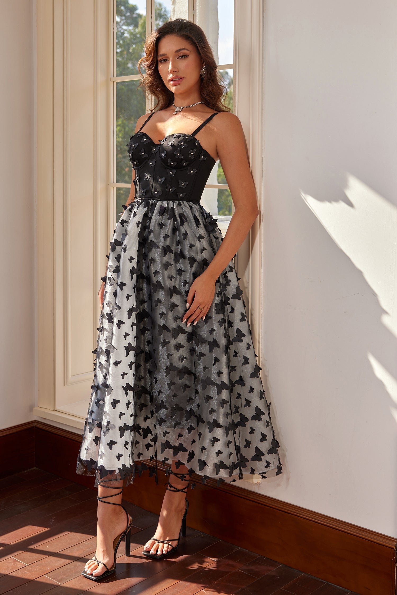 Galina Siyah Kelebek Aplikeli Midi Elbise