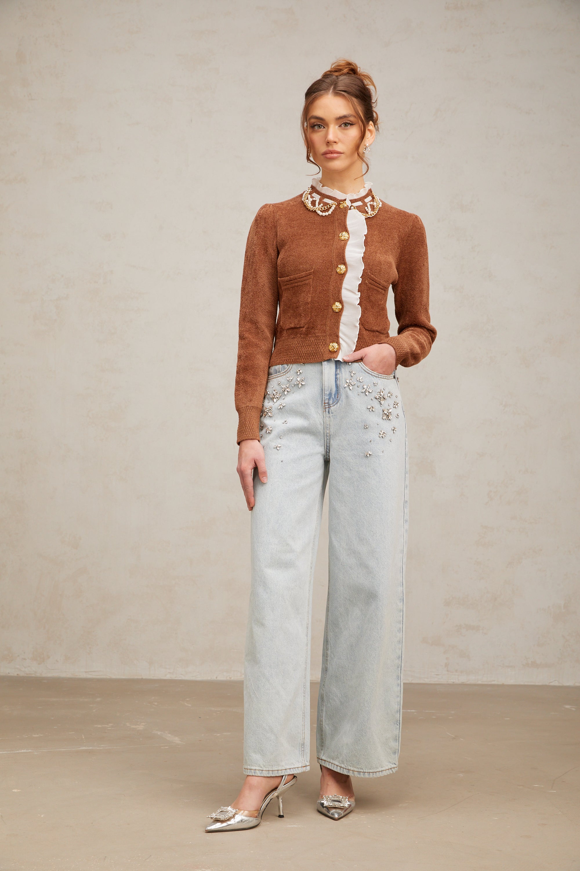 Taş İşlemeli Fırfırlı Örgü Hırka