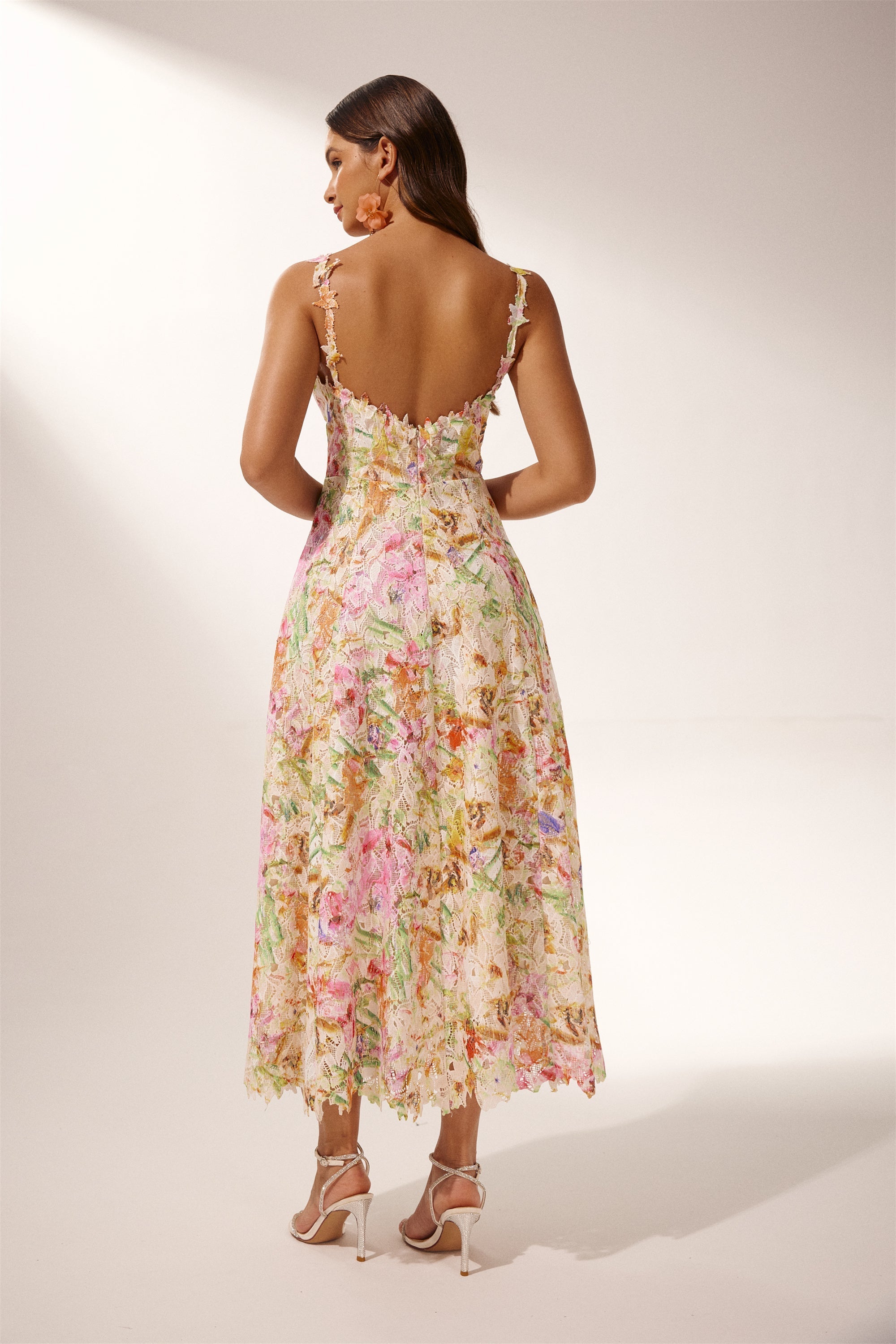 Mor Çiçek İşlemeli Dantel Midi Elbise