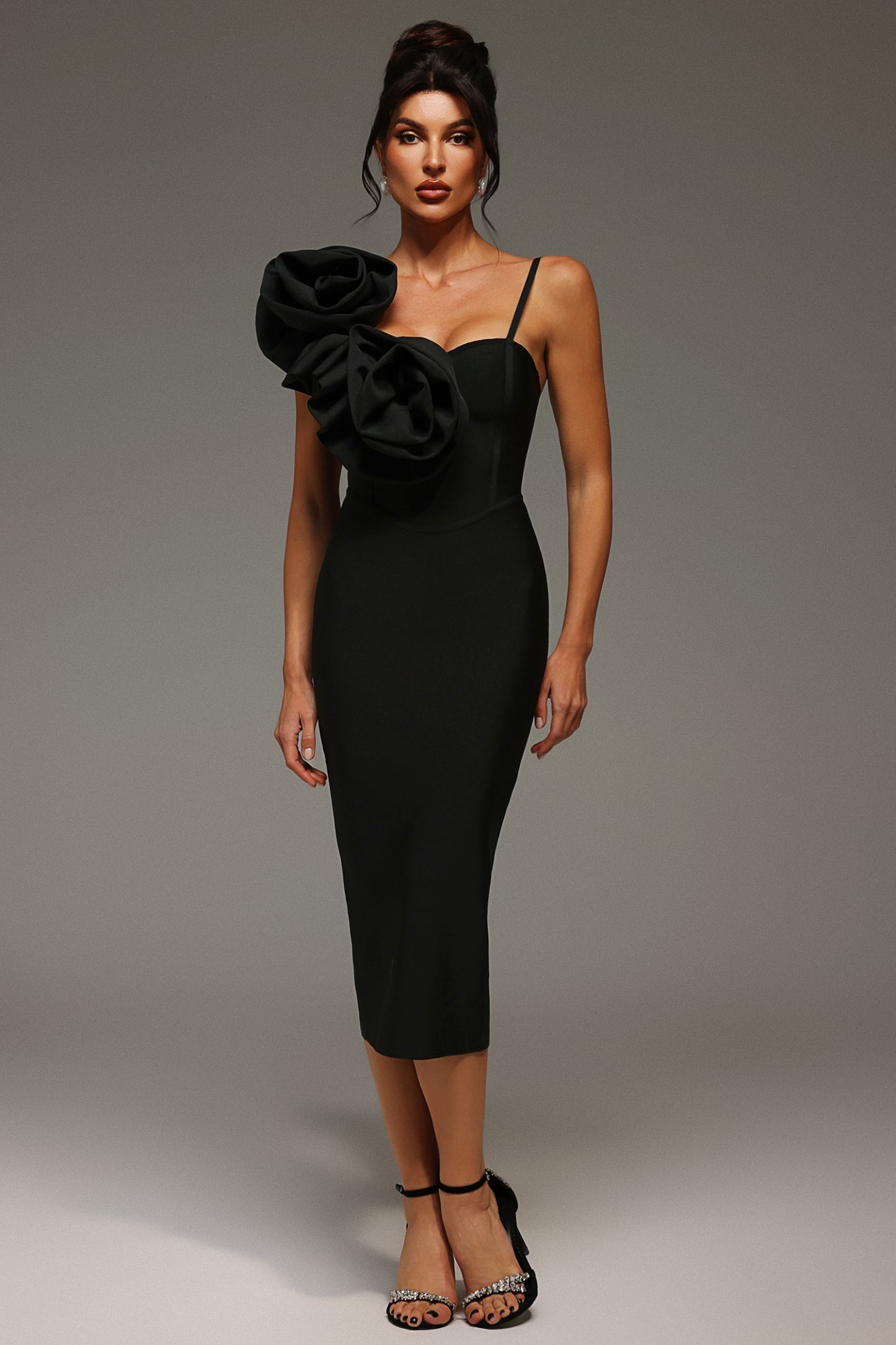 Lizada Halter Yaka Çiçekli Midi Elbise