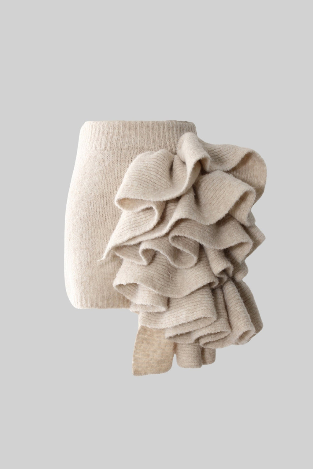 Heykelsi Volan Detaylarına Sahip Örme Üç Parçalı Takım - Bej