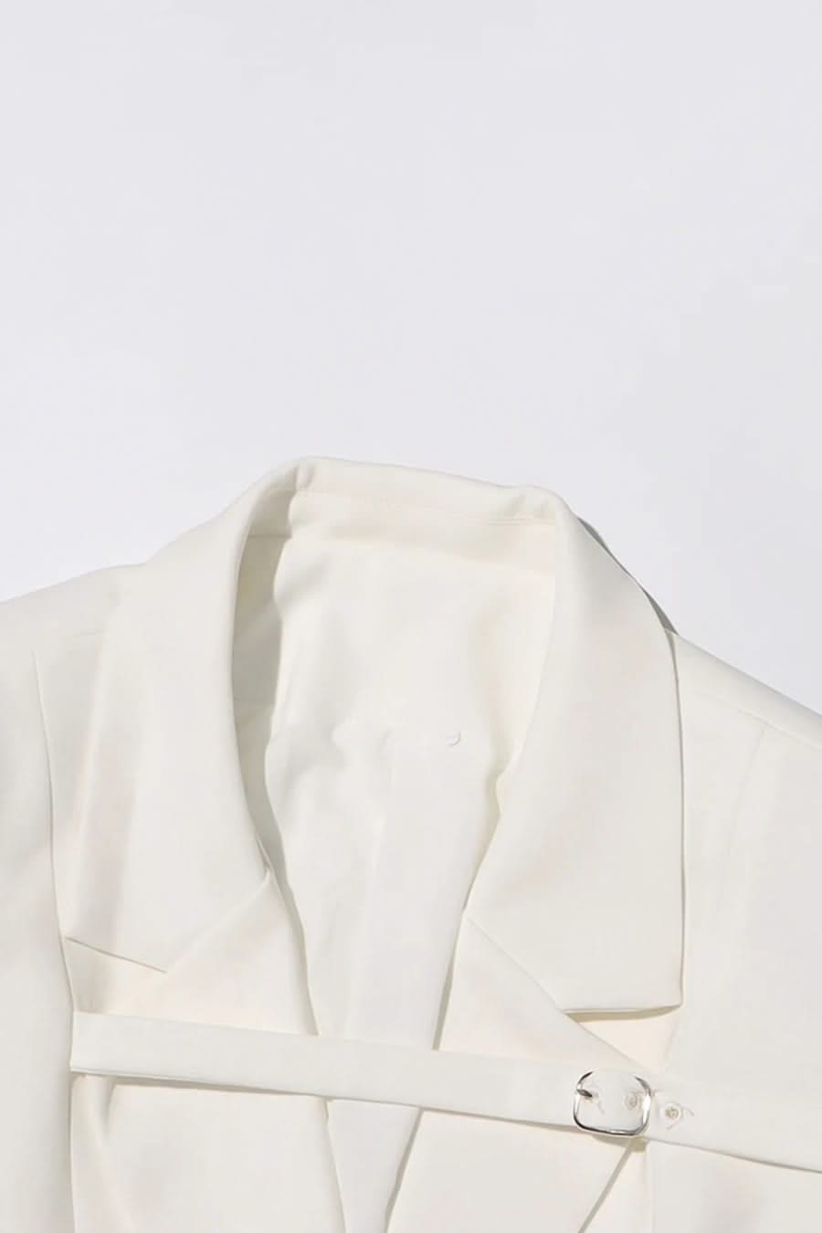 Göğüs Çapraz Askılı Özel Kesim Blazer - Beyaz