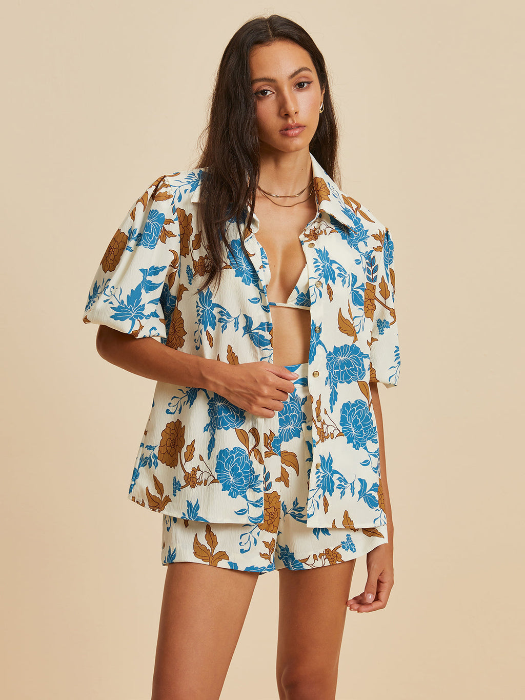 Çiçek Desenli Yumuşak Dokulu Şortlu Oversize Gömlek – Ekru
