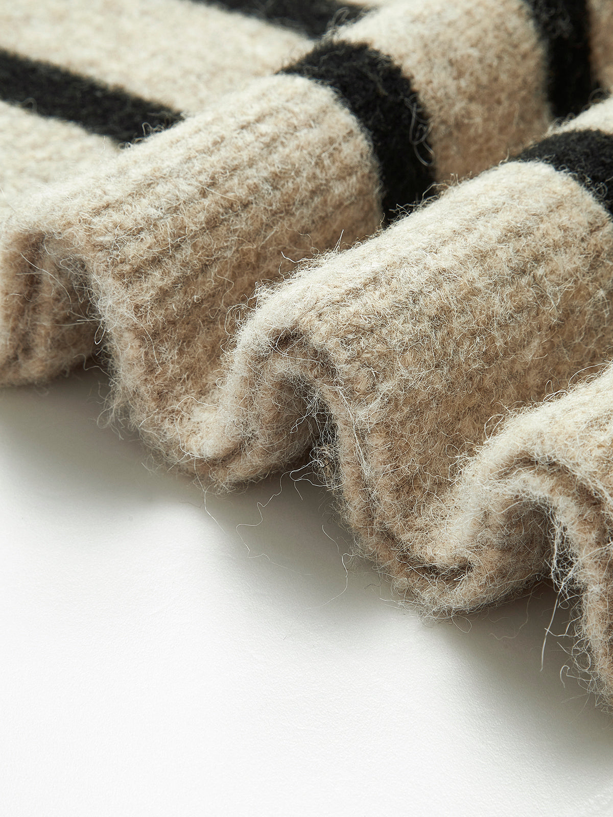 Büyük Boy Çizgili Kazak