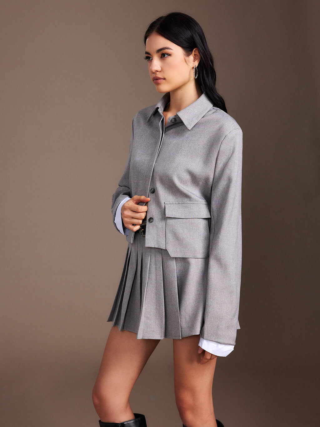 Piliseli Yüksek Bel Kısa Şort – Gri