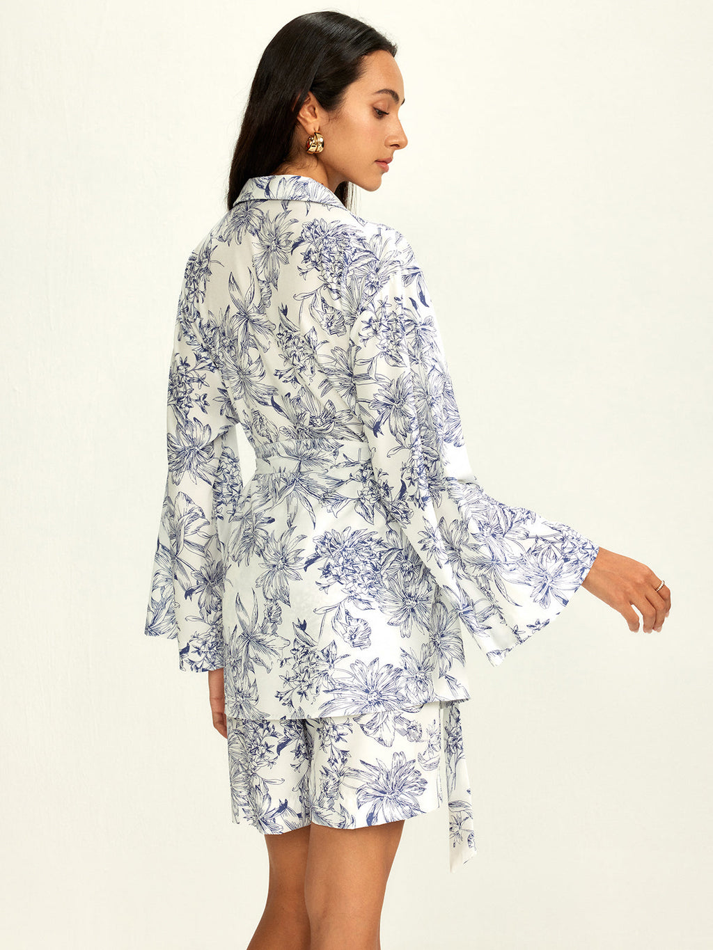 Çiçek Desenli Kuşaklı Regular Fit Şort Tulum – Beyaz