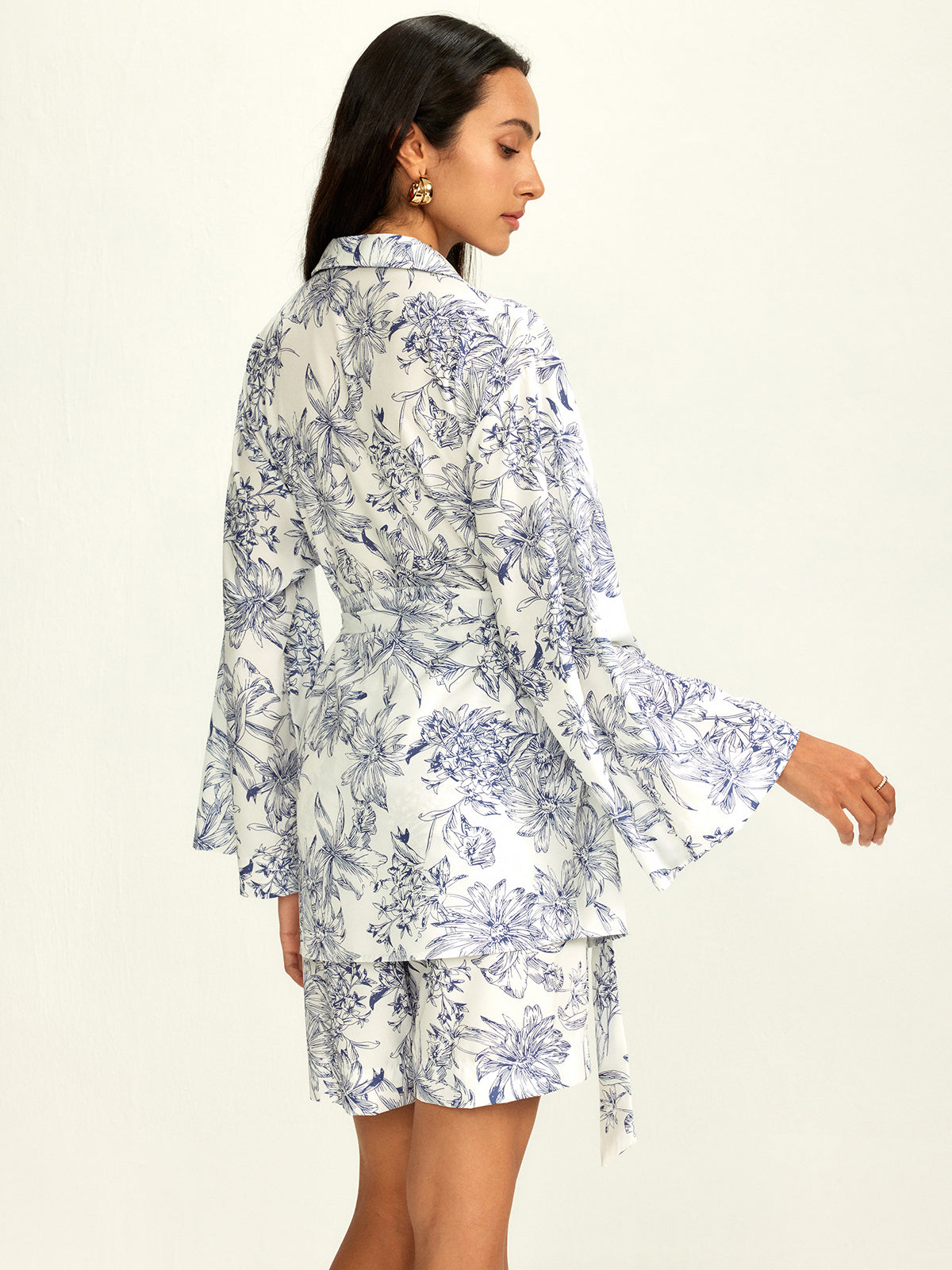 Çiçek Desenli Kuşaklı Regular Fit Şort Tulum – Beyaz