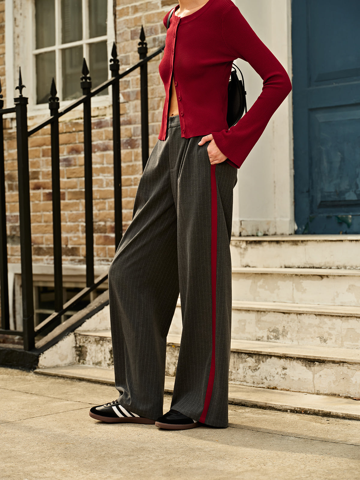 Kontrast Borulu İnce Çizgili Pantolon