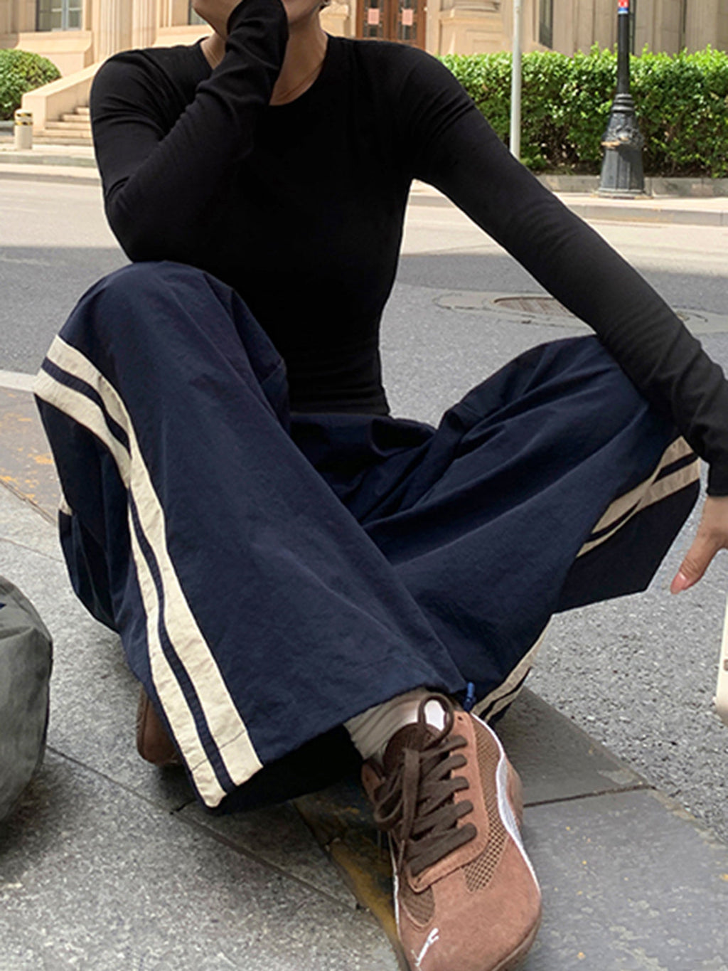 Kontrast Yan Kesim Bağcıklı Pantolon