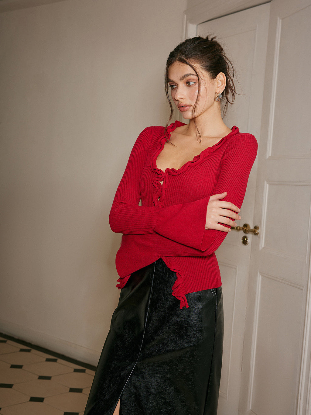 Marul Kenarlı Çan Kollu İnce Kazak