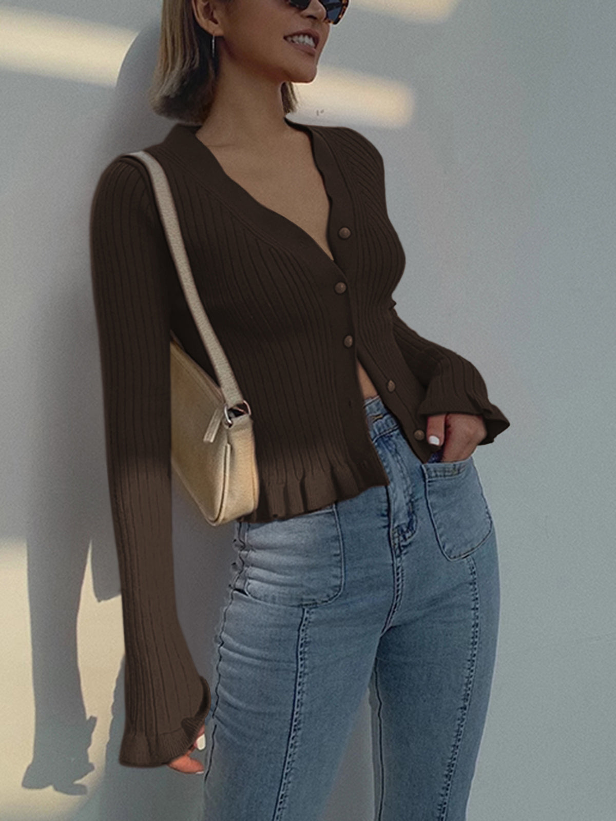 Fırfırlı Kenar İnci Düğmeli Uzun Kollu Hırka