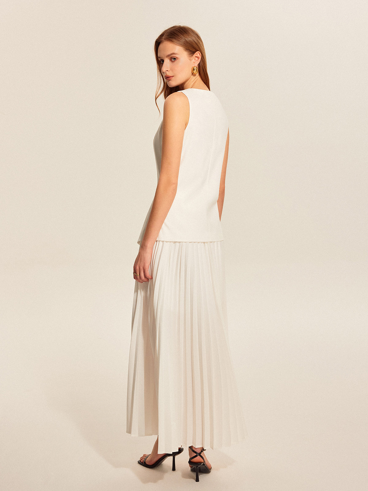 Düğmeli Yelek Pileli Etek Takımı