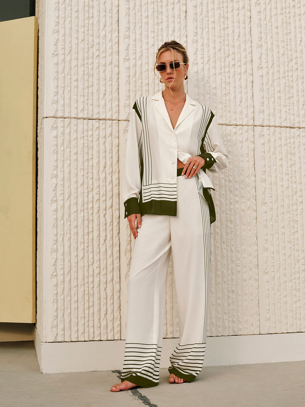 Çizgili Baskılı Fermuarlı Orta Bel Pantolon