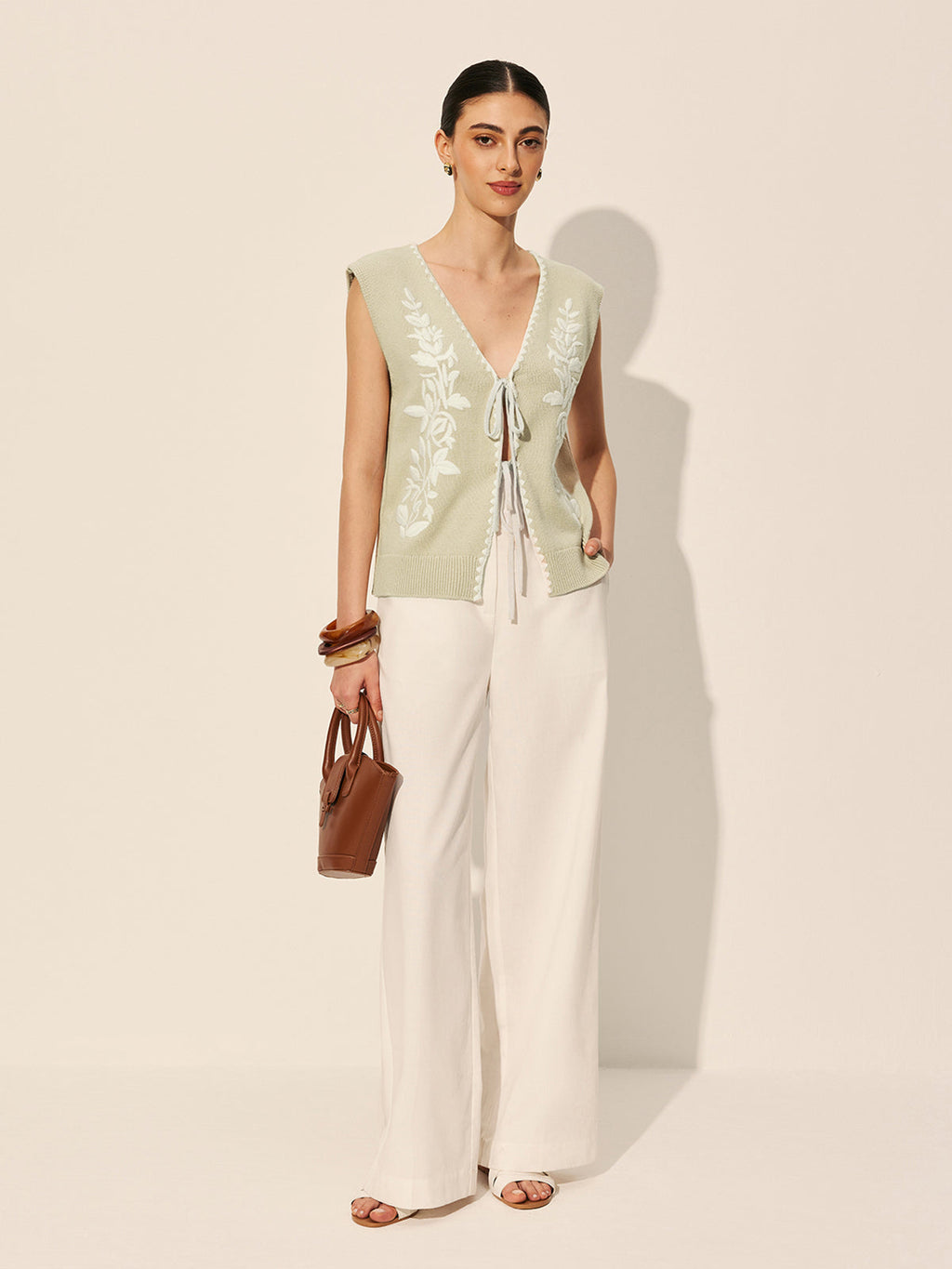 Nakışlı Fiyonklu Çiçekli Kazak Yelek