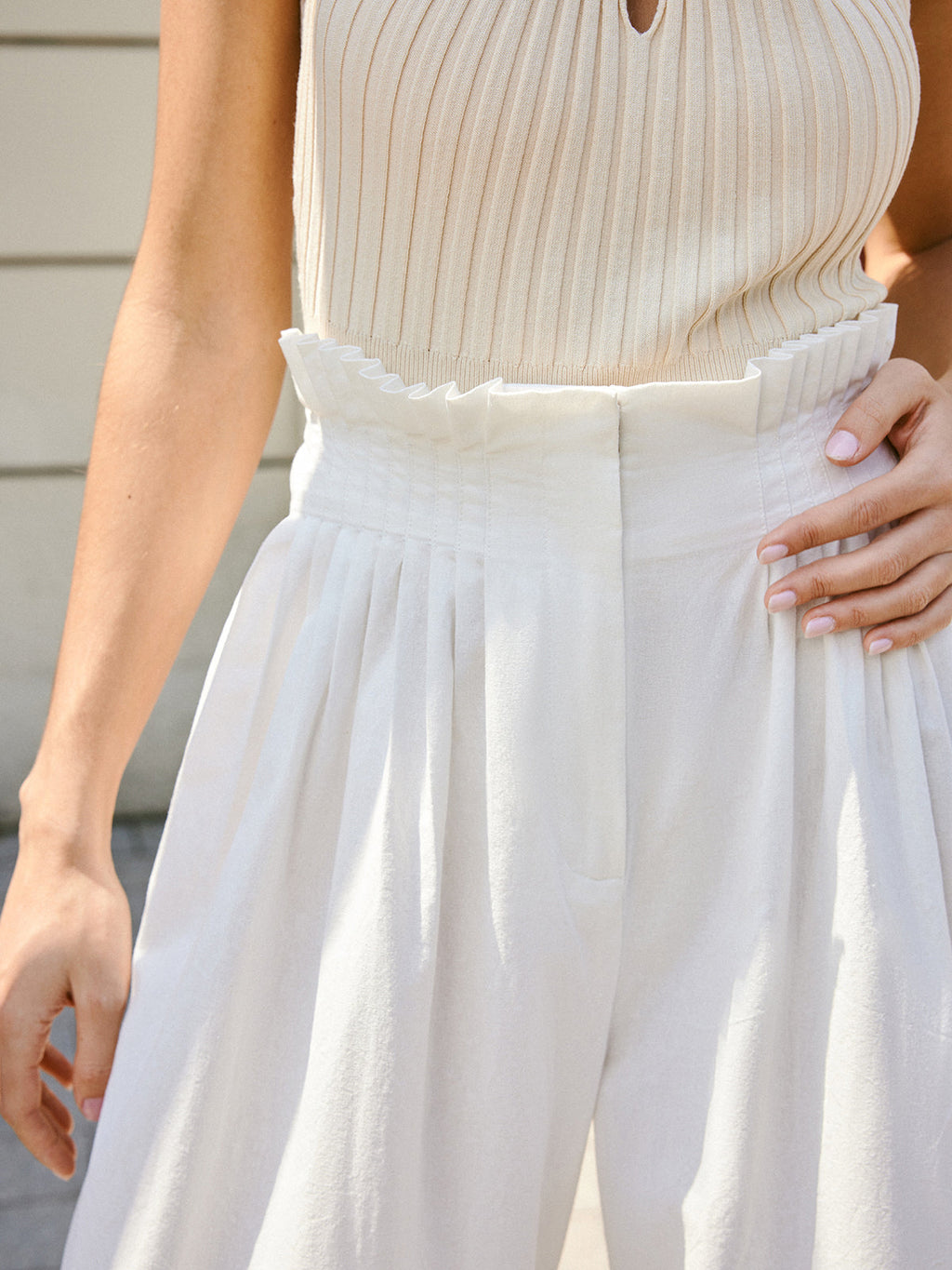 Yarı Şeffaf Pileli Orta Bel Pantolon