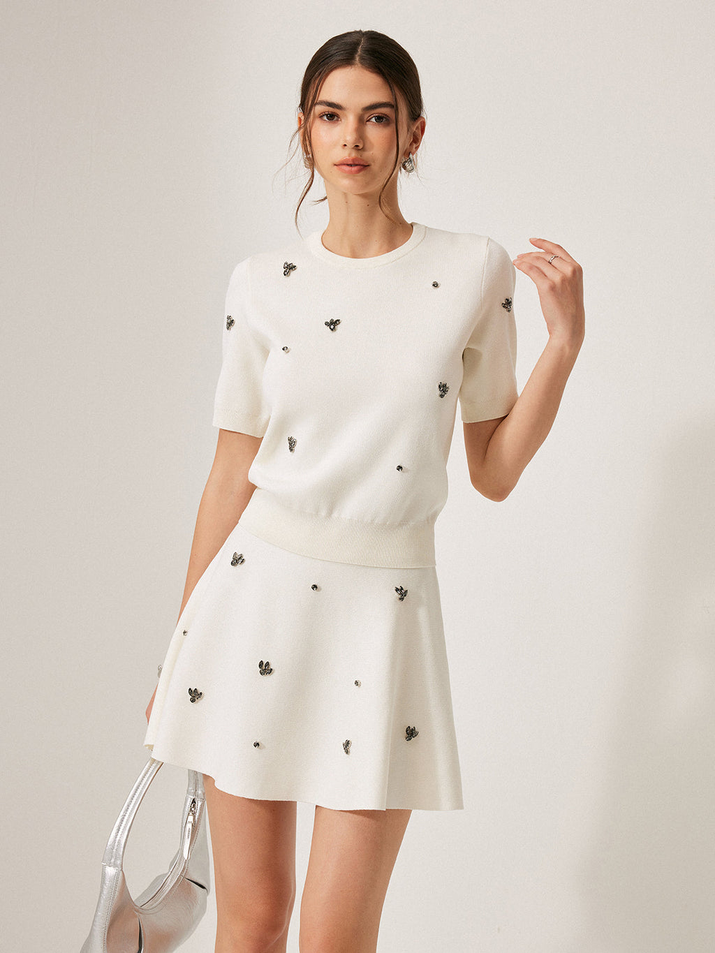 Kısa Kollu Metal Detaylı Düz Kazak