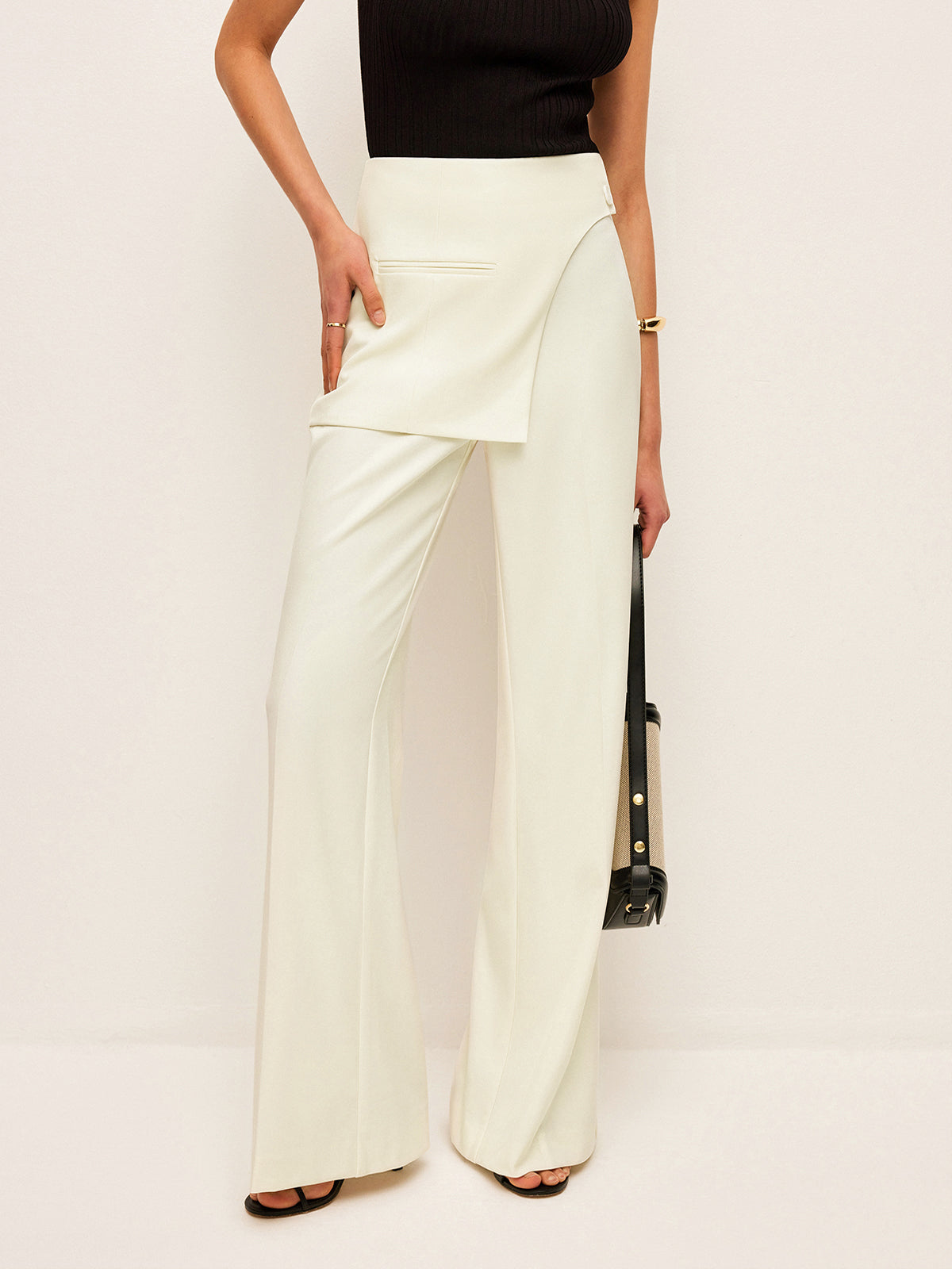 Orta Bel Cepli Pantolon Sarma Detayı