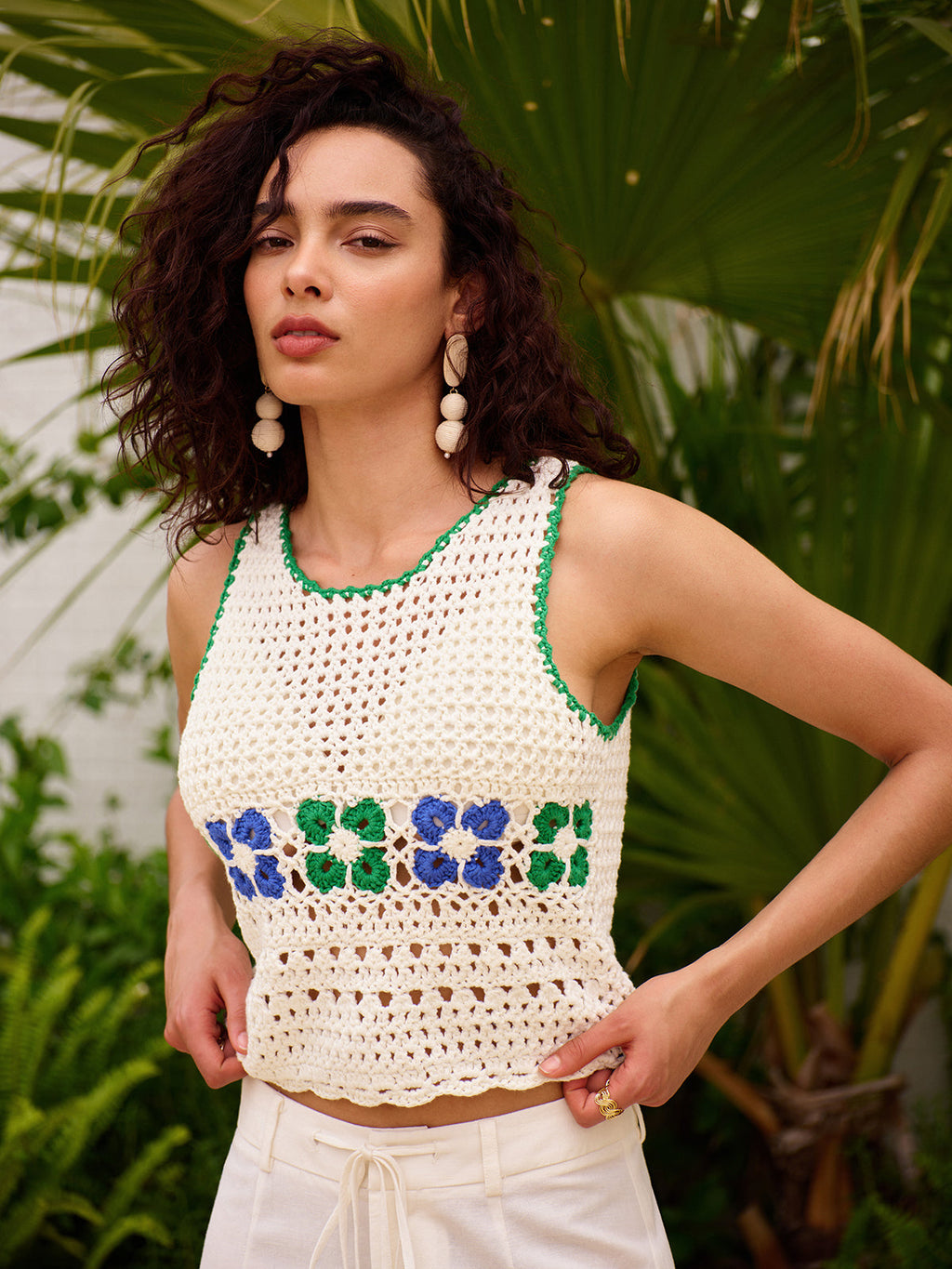 Çiçekli Tığ İşi Kazak Yelek