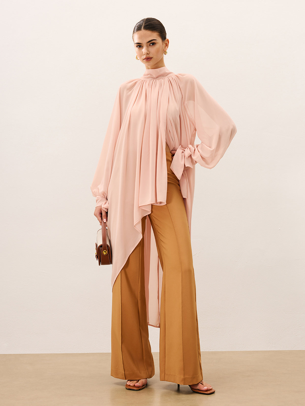 Kısa Kesimli Orta Bel Geniş Paça Pantolon