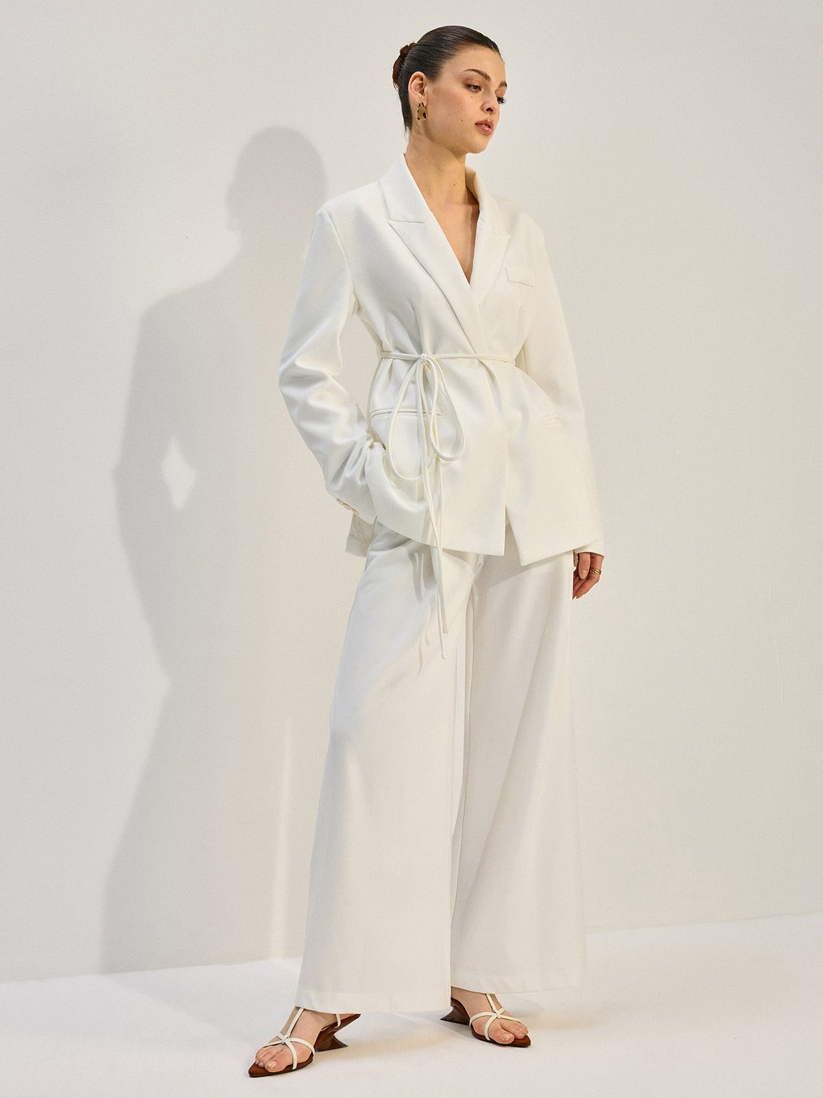 Büyük Boy Kemerli Blazer