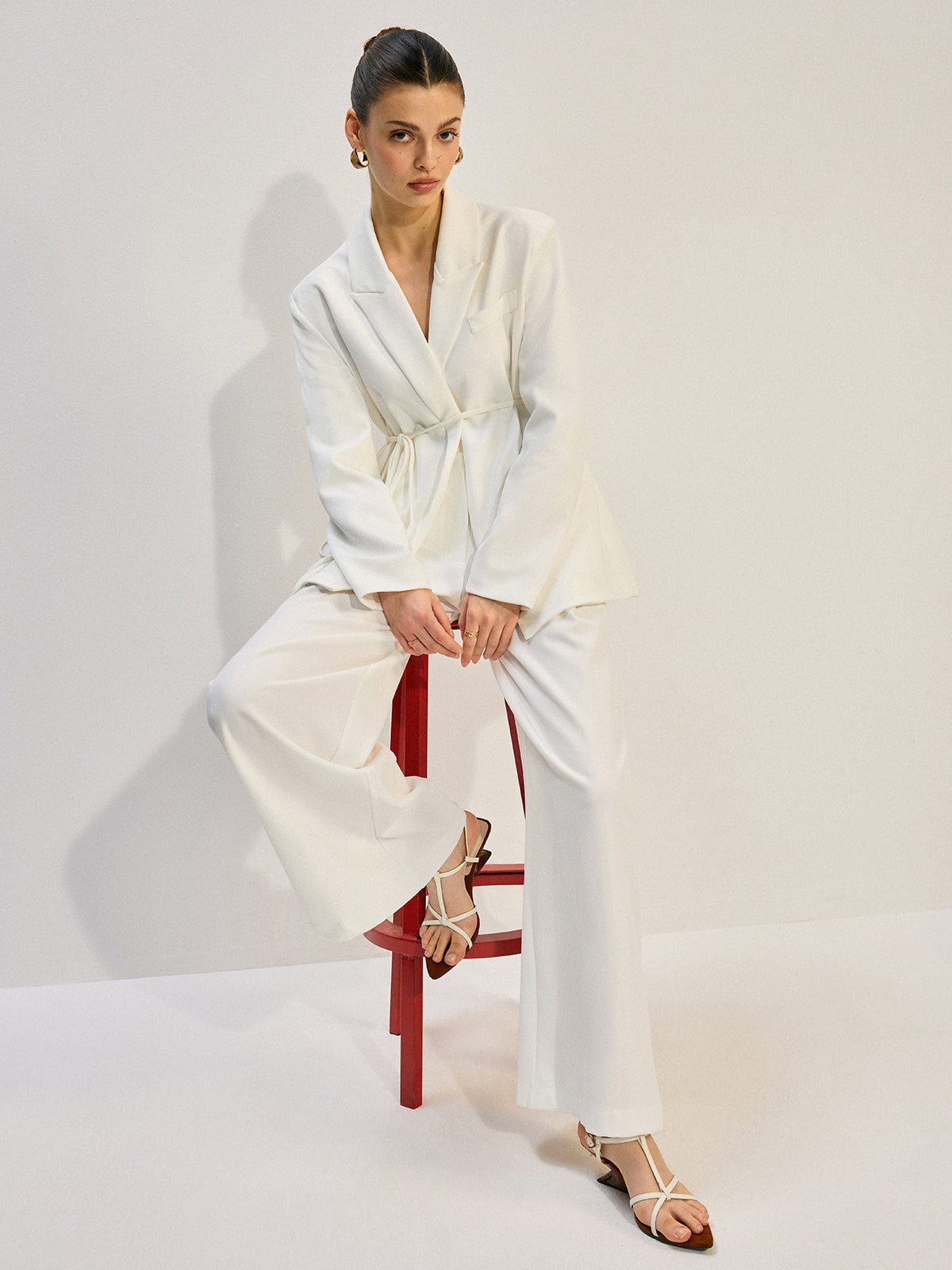 Büyük Boy Kemerli Blazer