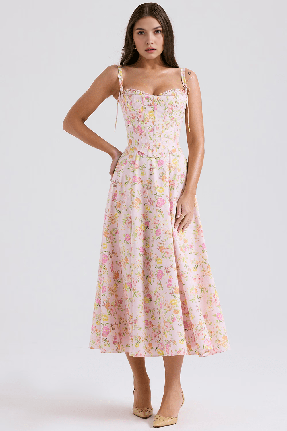 Askılı Korse Detaylı Çiçekli Midi Elbise – Pudra