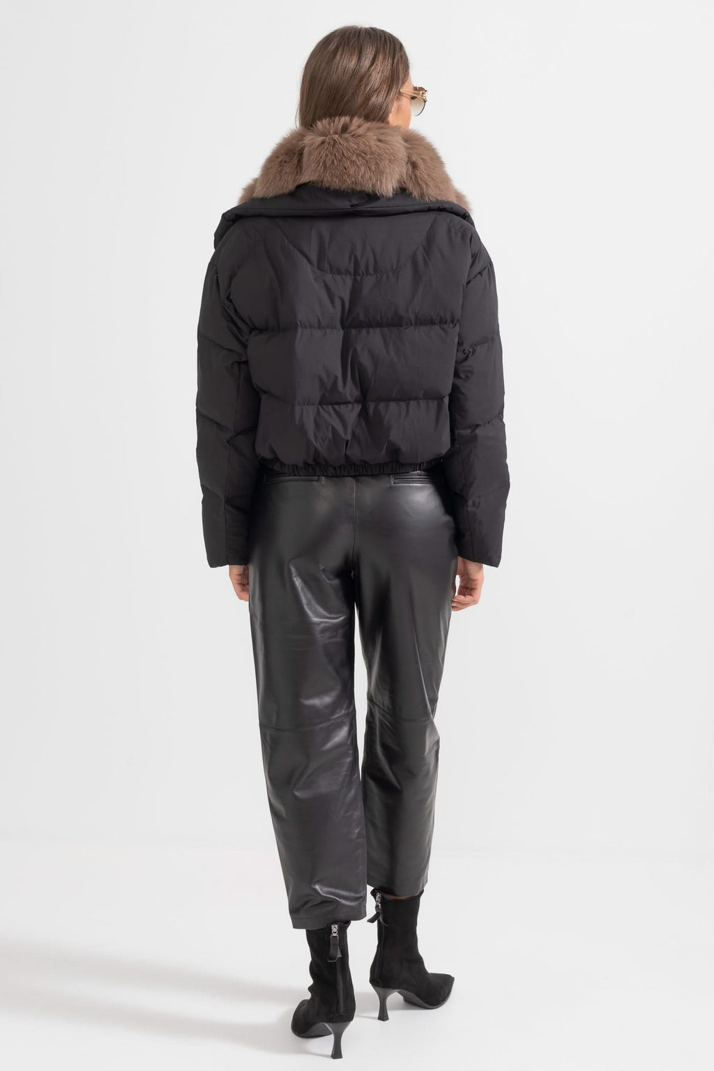 Kahverengi Tilki Kürk Kapüşonlu Şişme Mont - Siyah