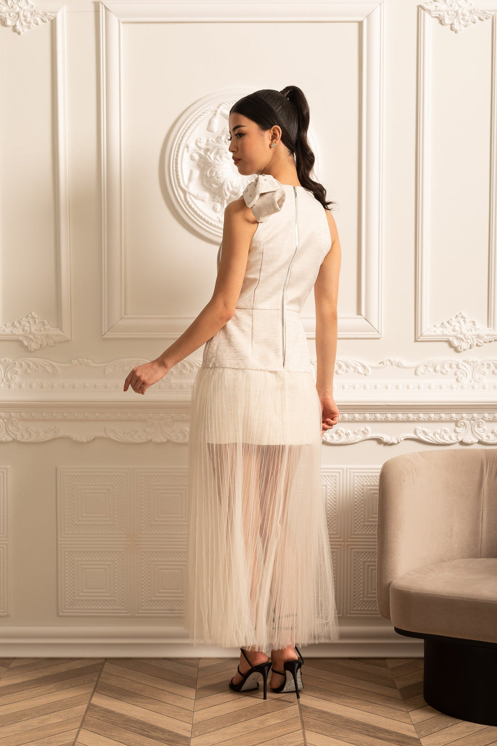 Pileli Tül Etek, Omuz Fiyonk ve Işıltılı Süslemeli Zarif Elbise – İvory (Kırık Beyaz)