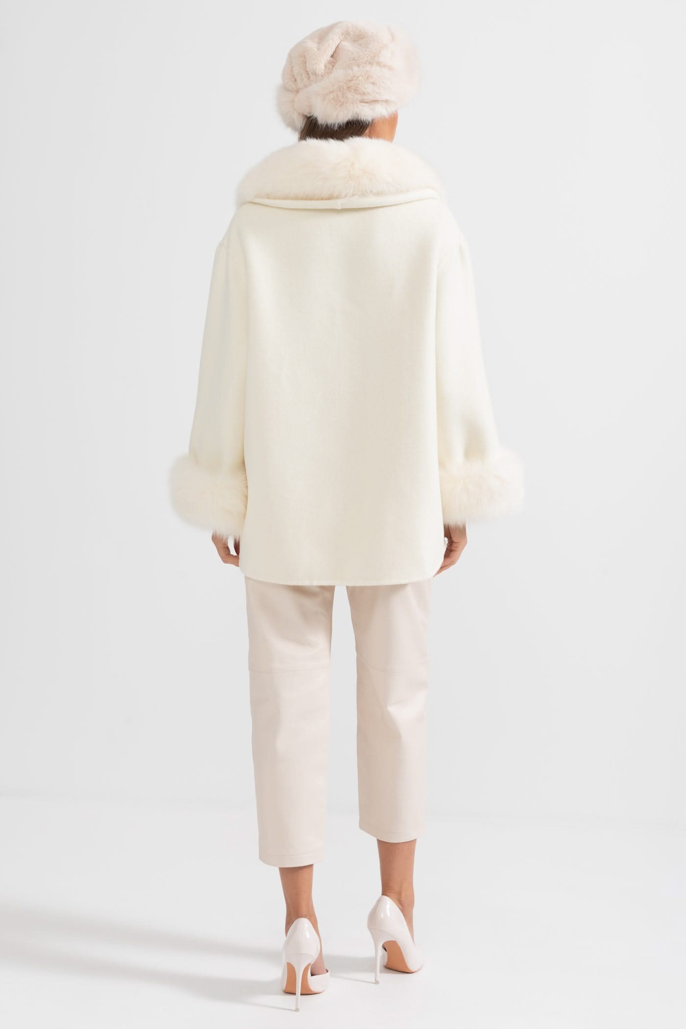 Büyük Boy Tilki Kürk Yakalı Kaşmir Palto - Kırık Beyaz