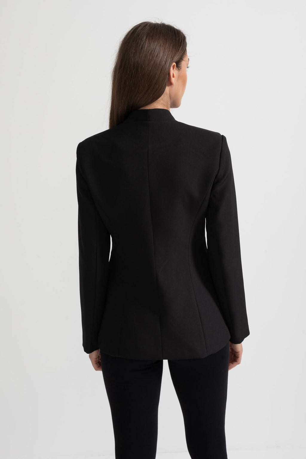 Yapılandırılmış Omuzlar Ve Gümüş Çiçekli Tokalara Sahip Özel Tasarım Blazer - Siyah