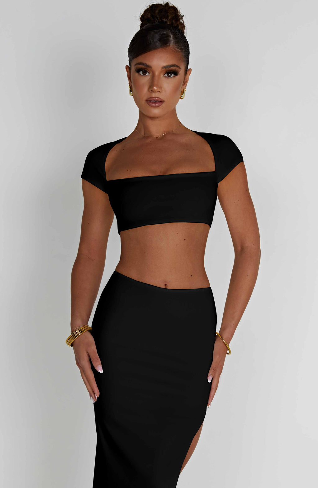 Dikdörtgen Yaka Kısa Kollu Crop Top – Siyah