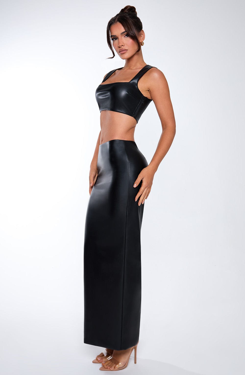 Derin Kare Yaka Deri Crop Top – Siyah