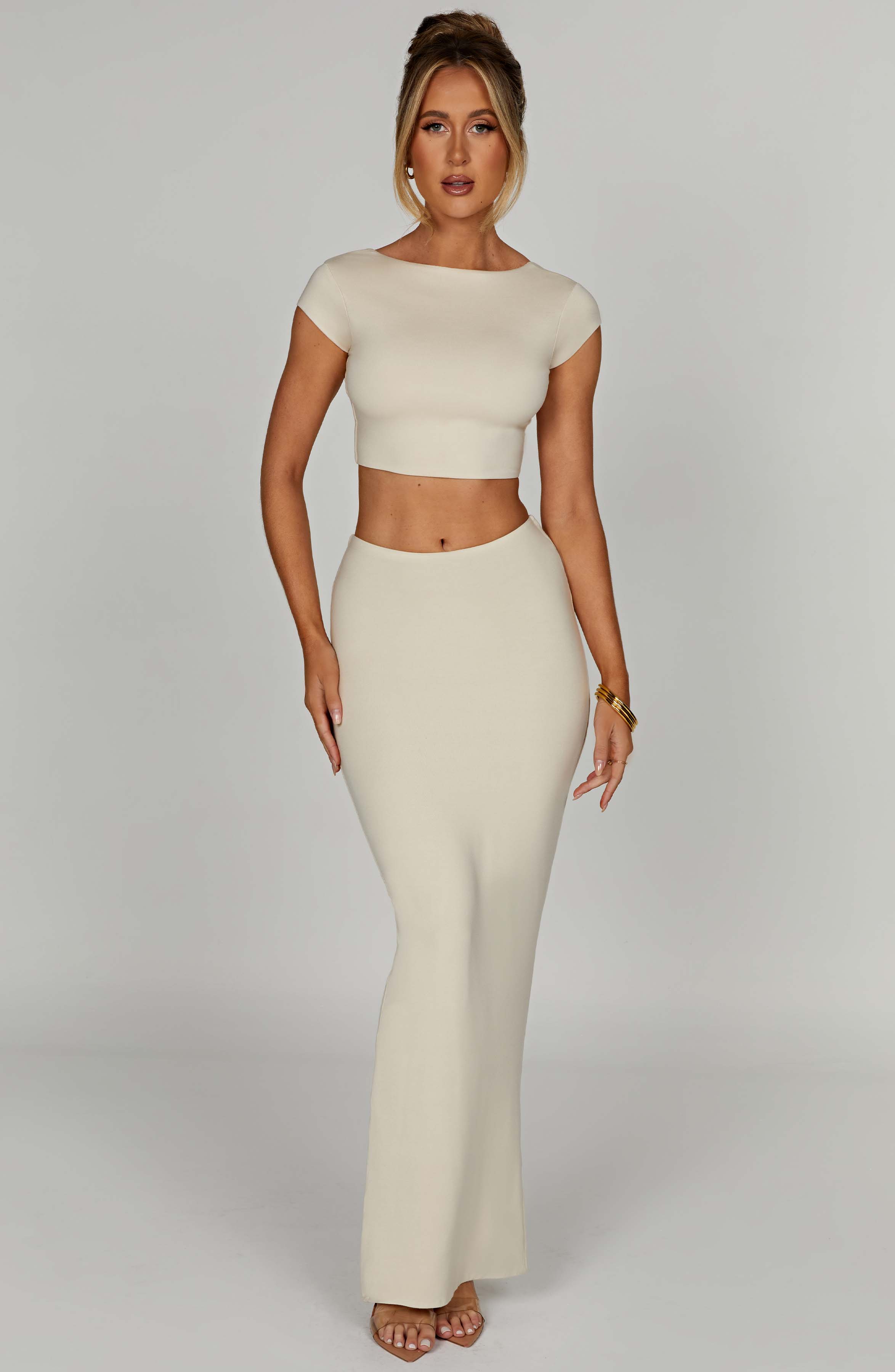 Kısa Kollu Slim Fit Crop Top – Krem