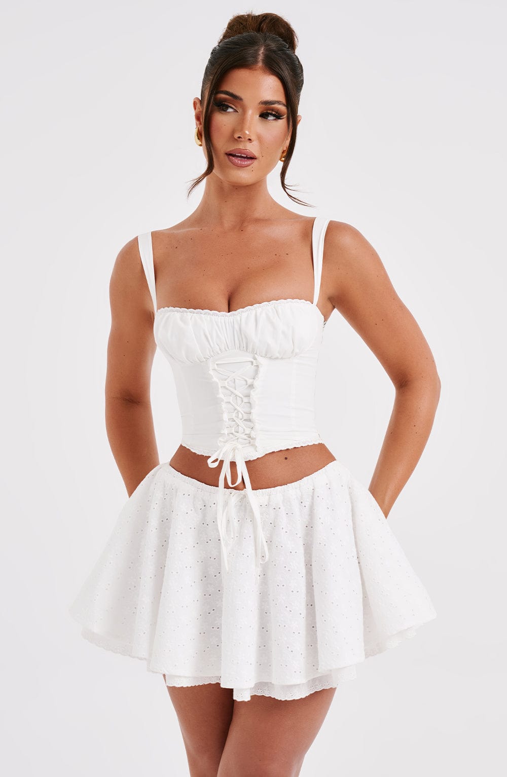 Bağcıklı Büstiyer Crop Top – Beyaz