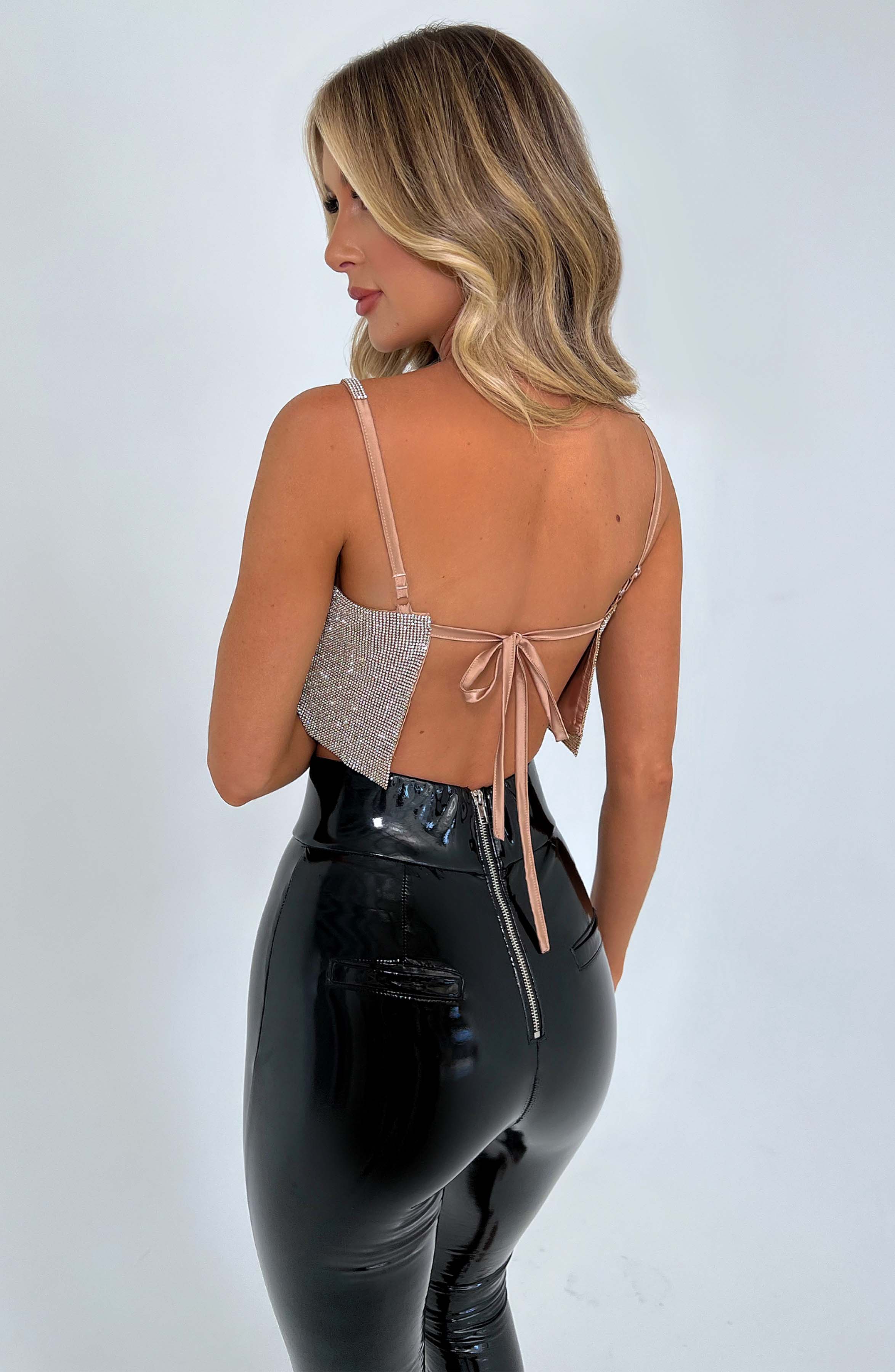 Işıltılı Taş Detaylı İnce Askılı Crop Üst – Bej