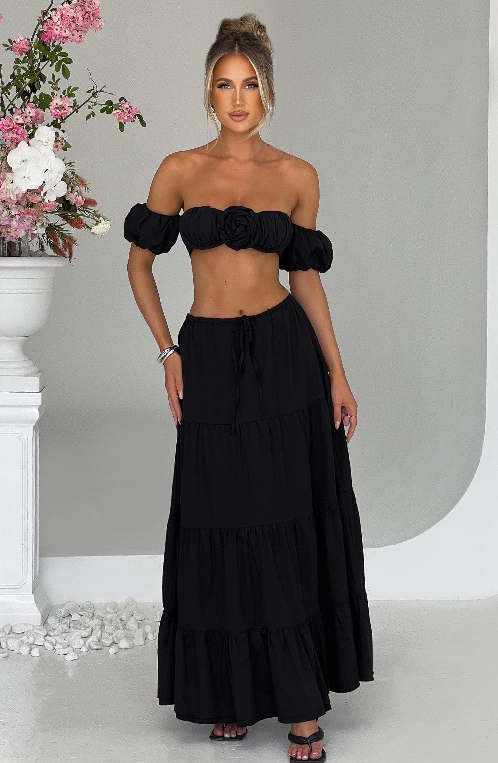 Göğüs Detaylı Balon Kol Crop Top – Siyah