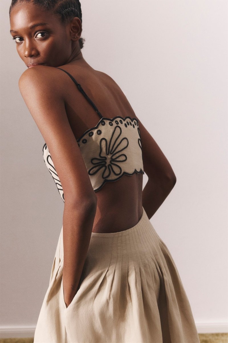 Caroline Soyut Nakışlı Midi Elbise