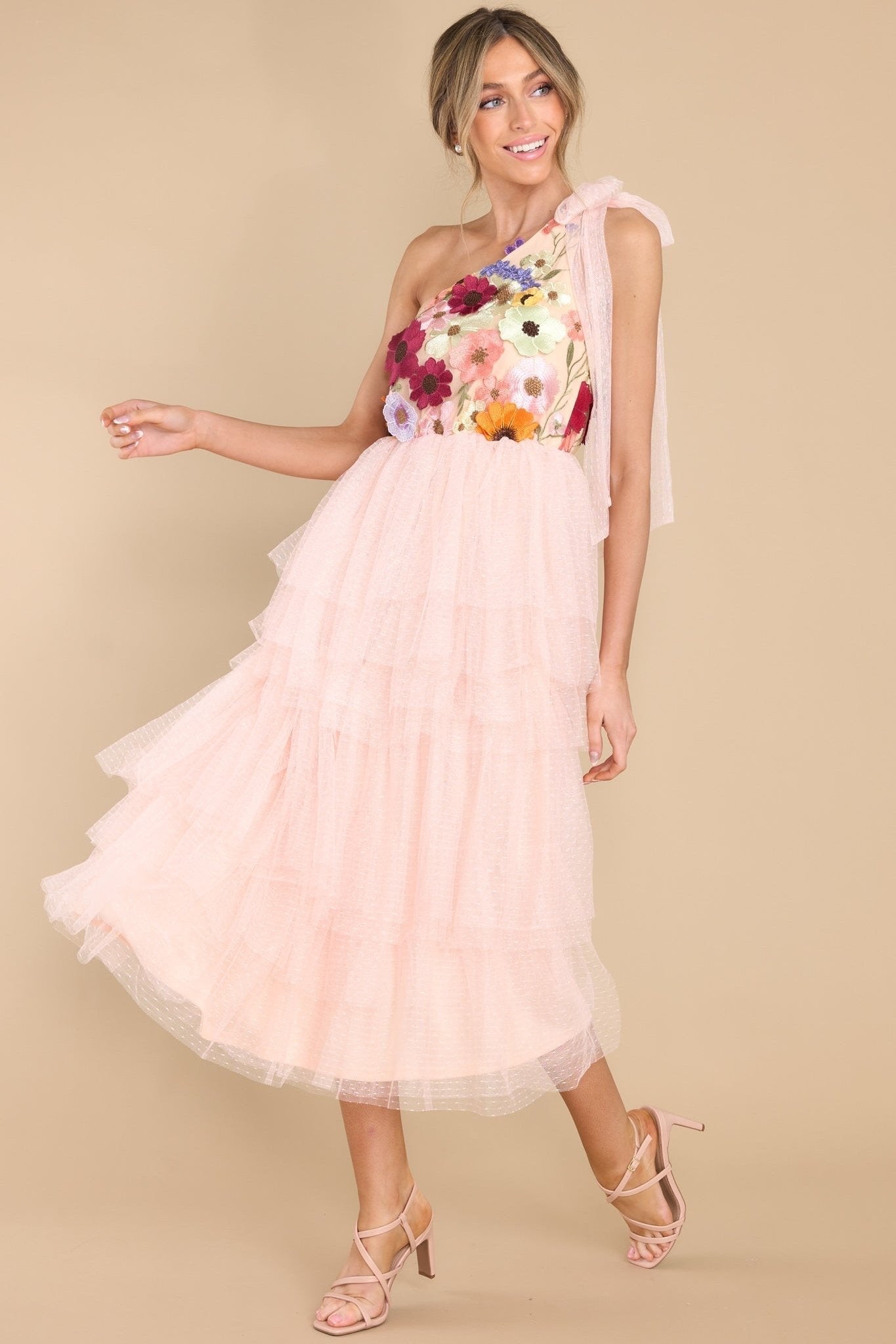 Claudia İşlemeli Tek Omuz Fırfırlı Midi Elbise