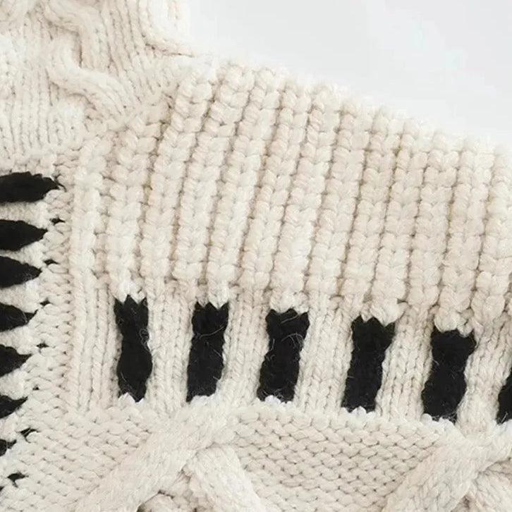 Desenli Boğazlı Triko Kazak