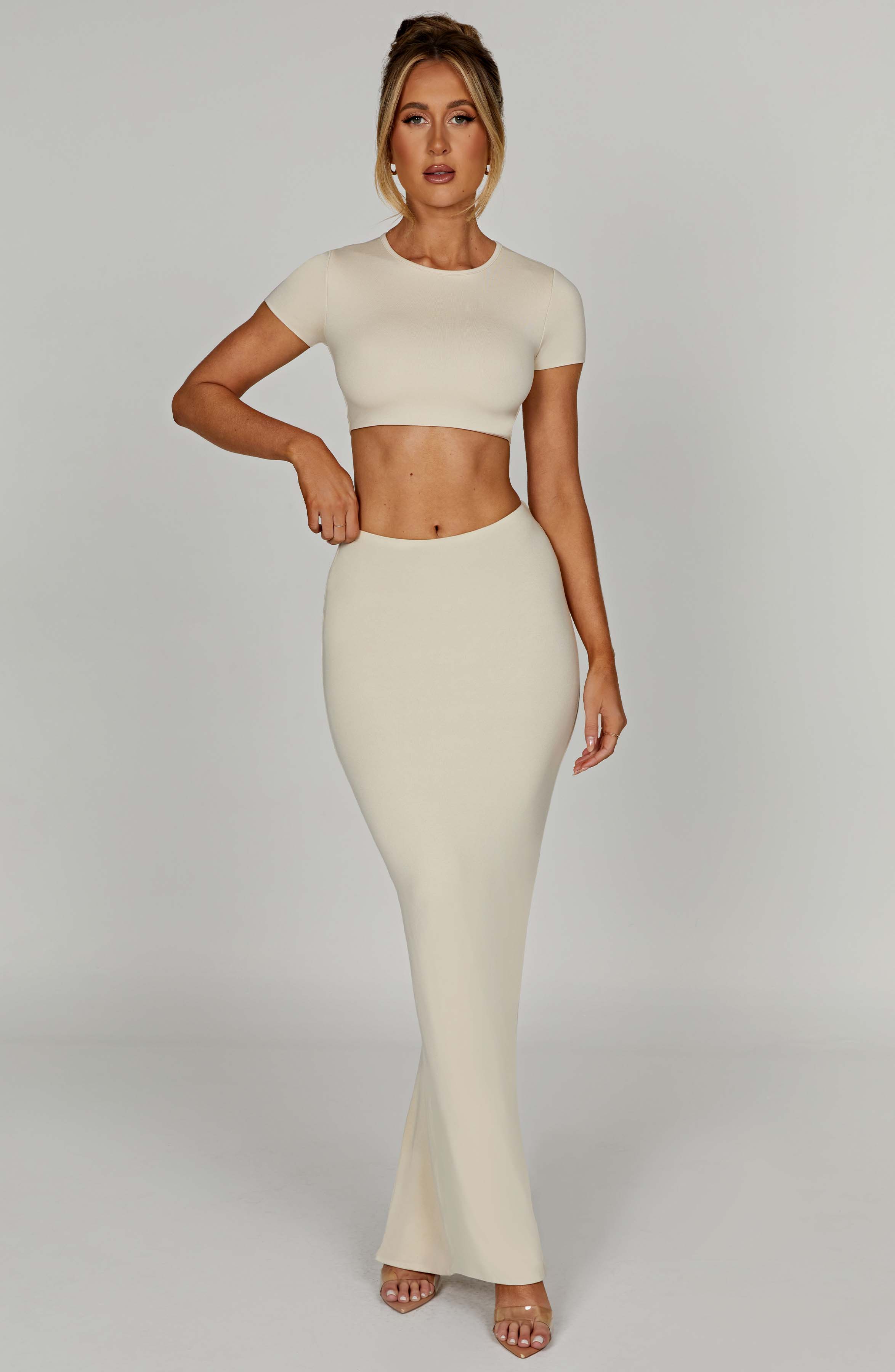 Kısa Kollu Basic Crop Top – Bej