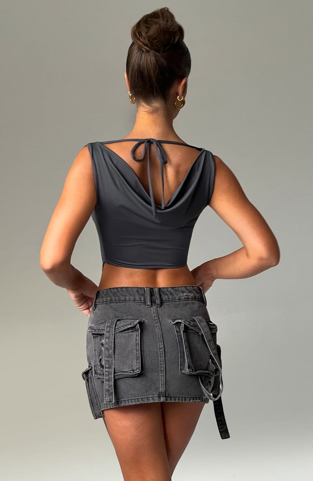 Drapeli V Yaka Esnek Crop Bluz – Antrasit