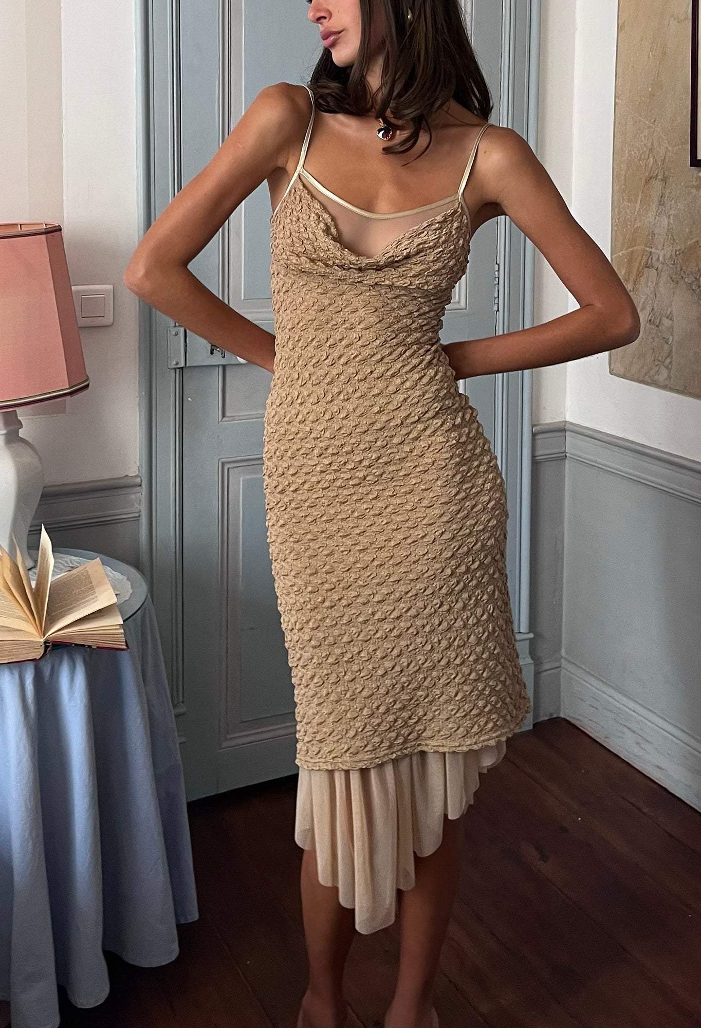 Solungaç Katlı Dokulu Flare Midi Elbise