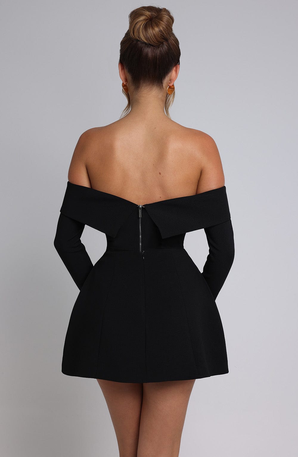 Düz Mini Kloş Kesim Siyah Mini Elbise