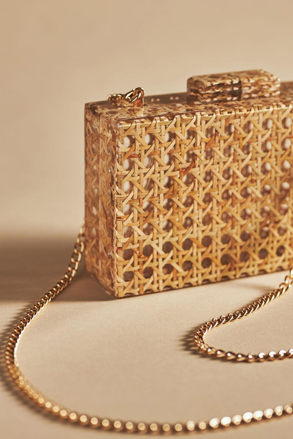 Oymalı Hasır Akrilik Debriyaj Çanta