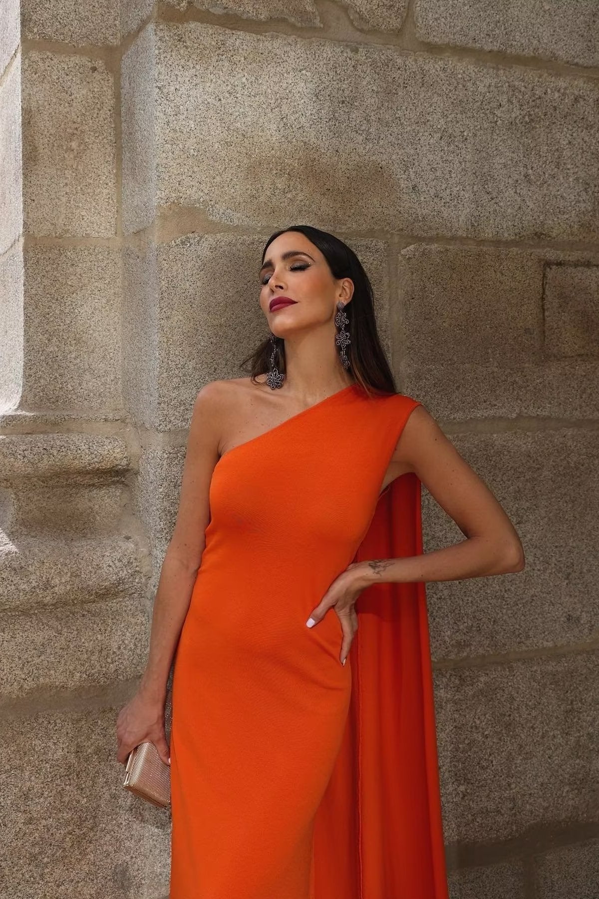 Laura Tek Omuz Pelerinli Örgü Midi Elbise