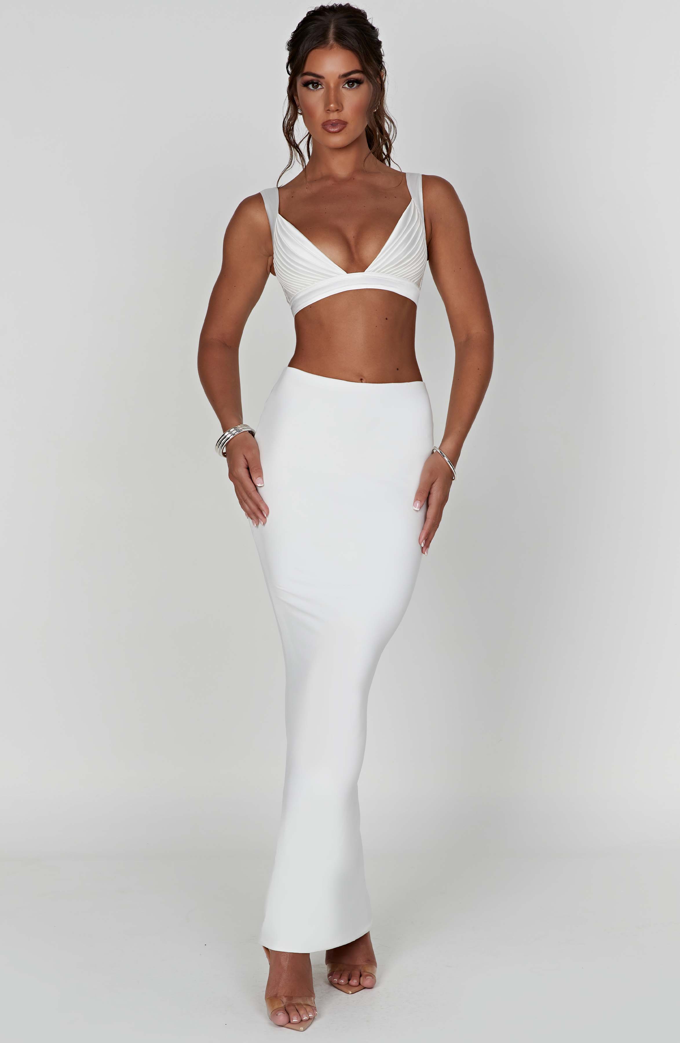 Drapeli Fiyonk Detaylı Atlet – Beyaz