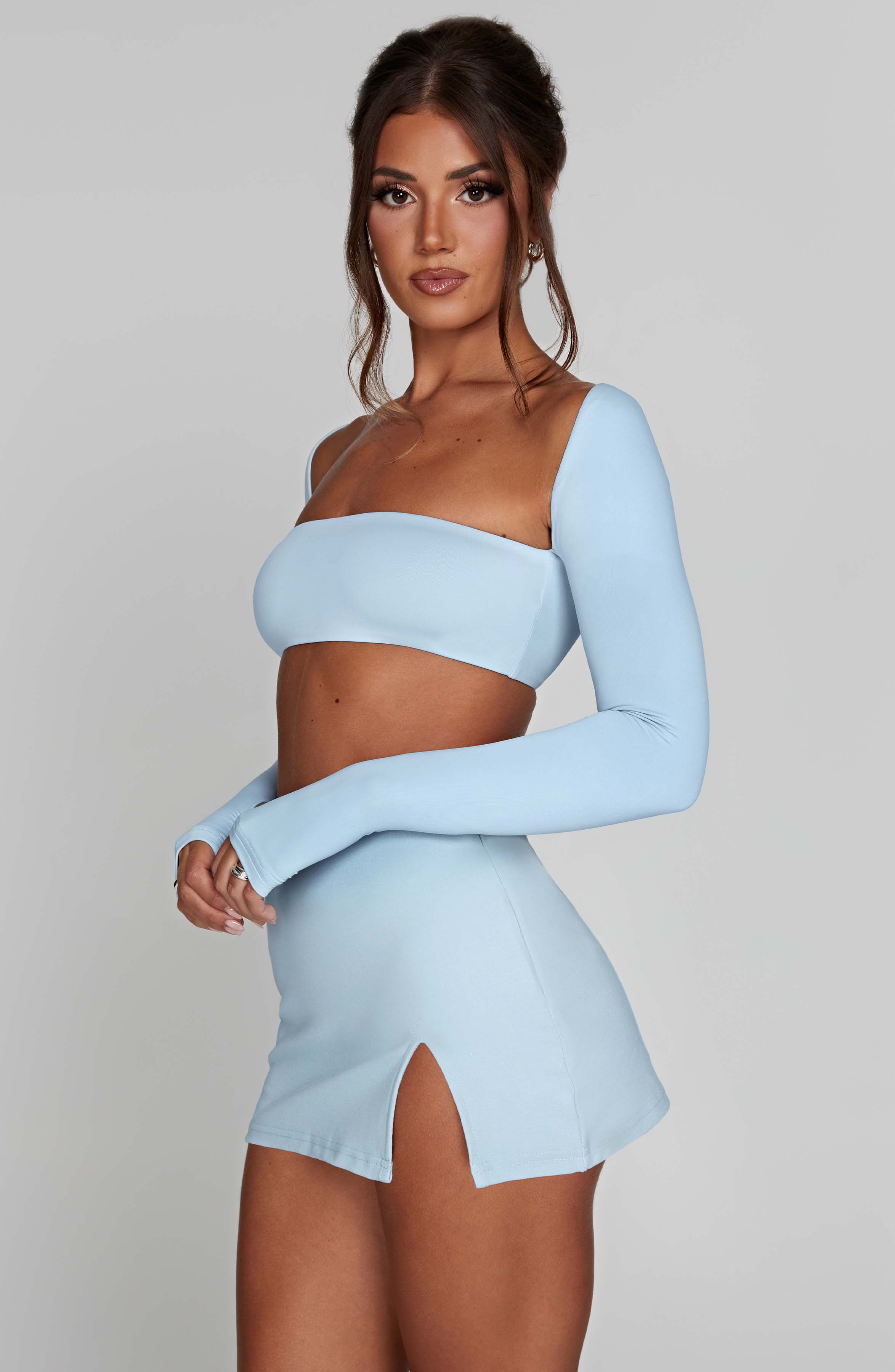 Düşük Omuz Uzun Kollu Crop Top – Bebe Mavisi