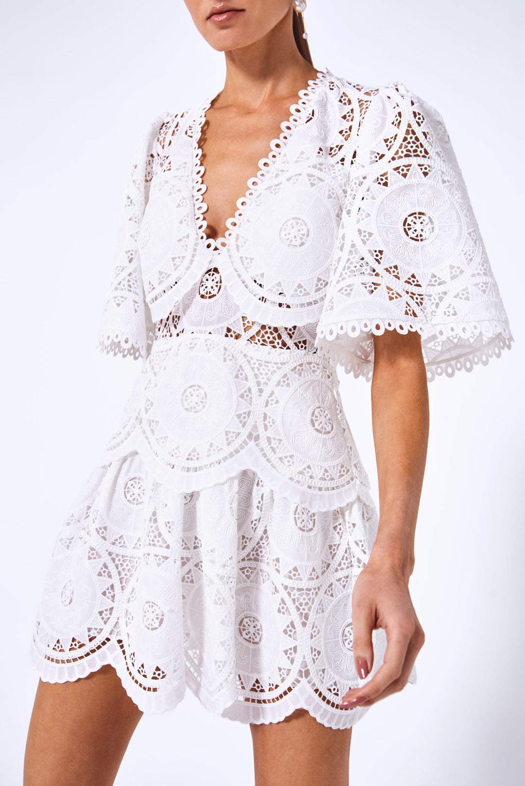 Moira İçi Boş İşlemeli Dantel Katmanlı Mini Elbise