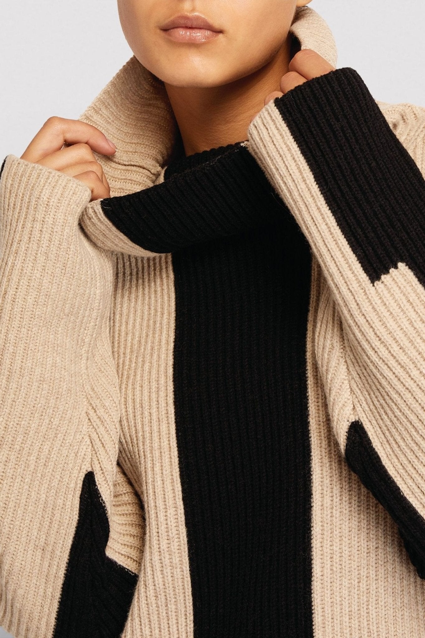 Penelope Yüksek Yaka Renkli Bloklu Kazak